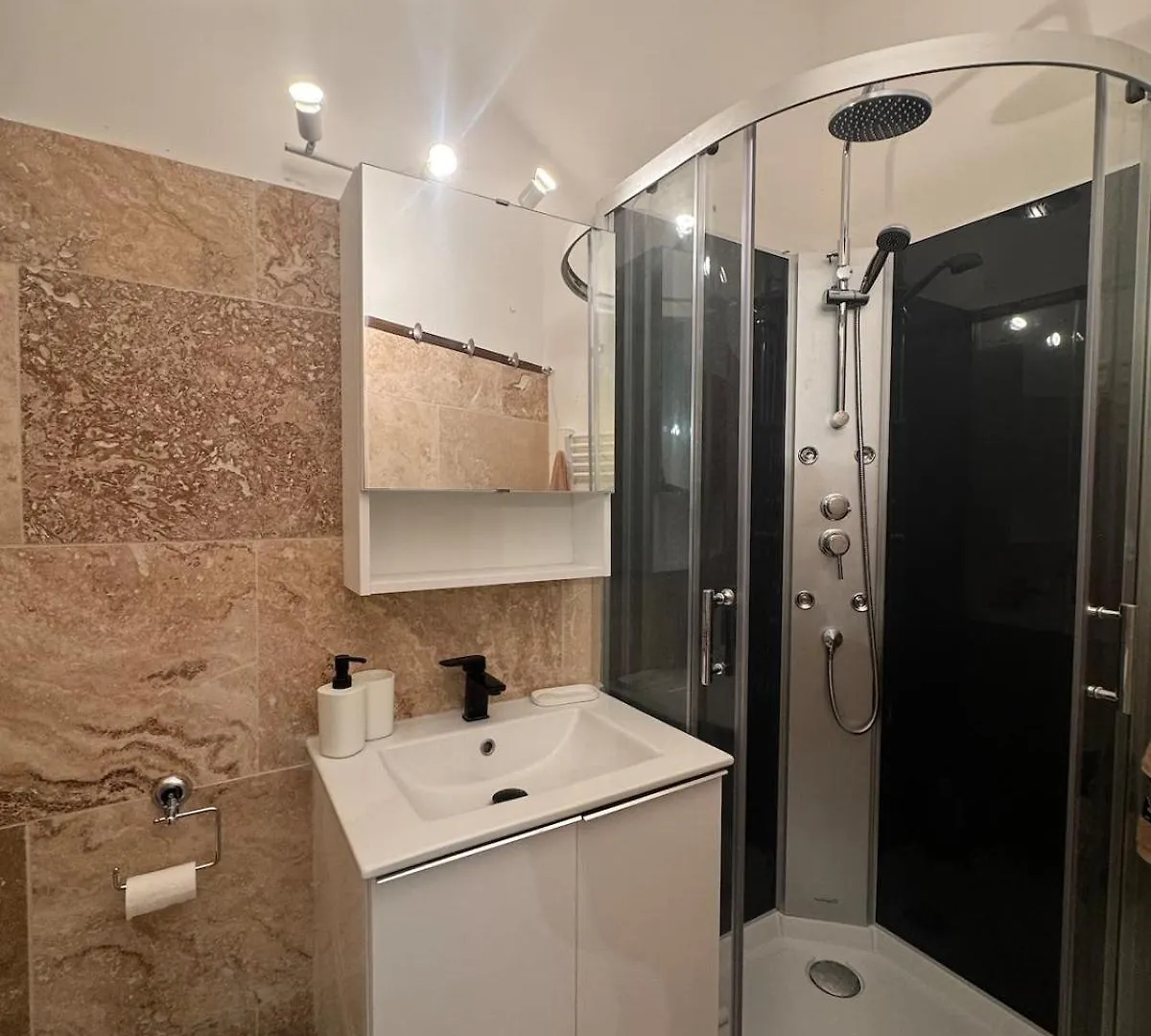 Appartement Avec Bain A Remous & Patio Avignon 0*,
