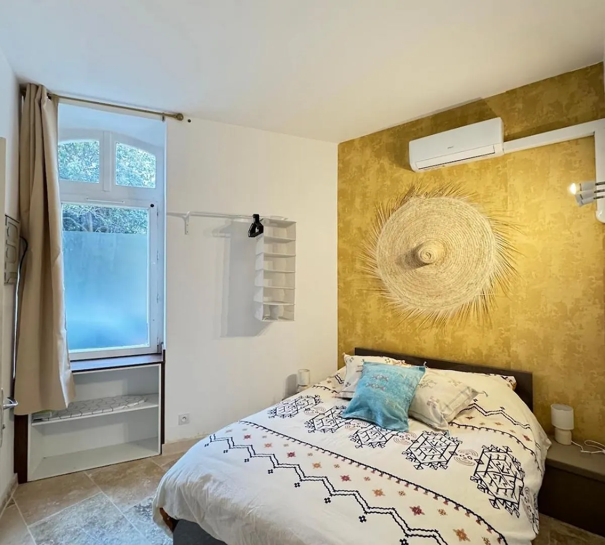 Apartment Appartement Avec Bain A Remous & Patio Avignon France